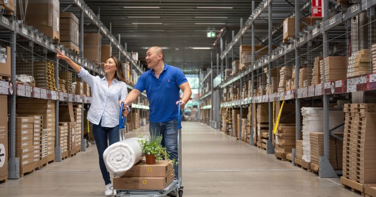 Belanja di IKEA seru