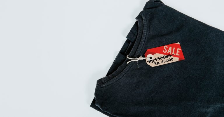 Anchoring-Bias-Alasan-Diskon-70-Terlihat-Lebih-Menggoda-Dibanding-Harga-Normal-yang-Sama.jpg