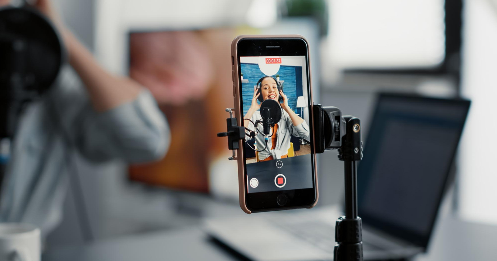 Kenapa Konten Pendek Justru Jadi Favorit Audiens (Dan Cara Brand Bisa Manfaatkannya)