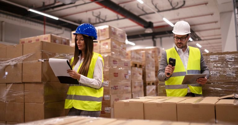 Stok Menumpuk, Cash Flow Terjebak: Strategi Cerdas Mengelola Overstock